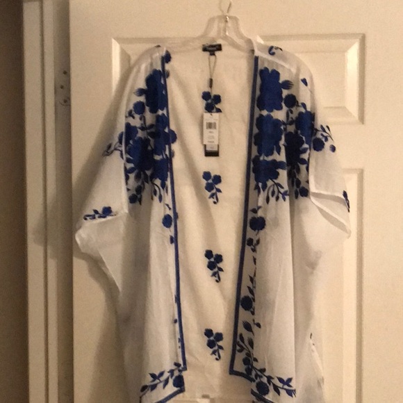 Tolani Plus Size Noelle Floral Embroidered Jacket - Picture 5 of 7